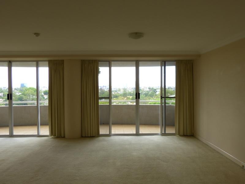 180 – 190 Swann Rd, Taringa QLD 4068