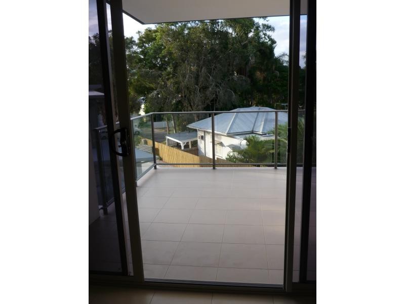 11 Riding Road, Hawthorne QLD 4171