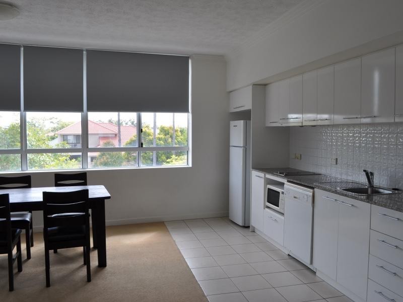 98 University Drive, Varsity Lakes QLD 4227