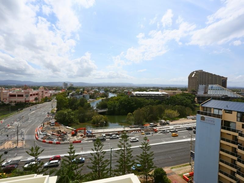 32 SurfParade, Broadbeach QLD 4218