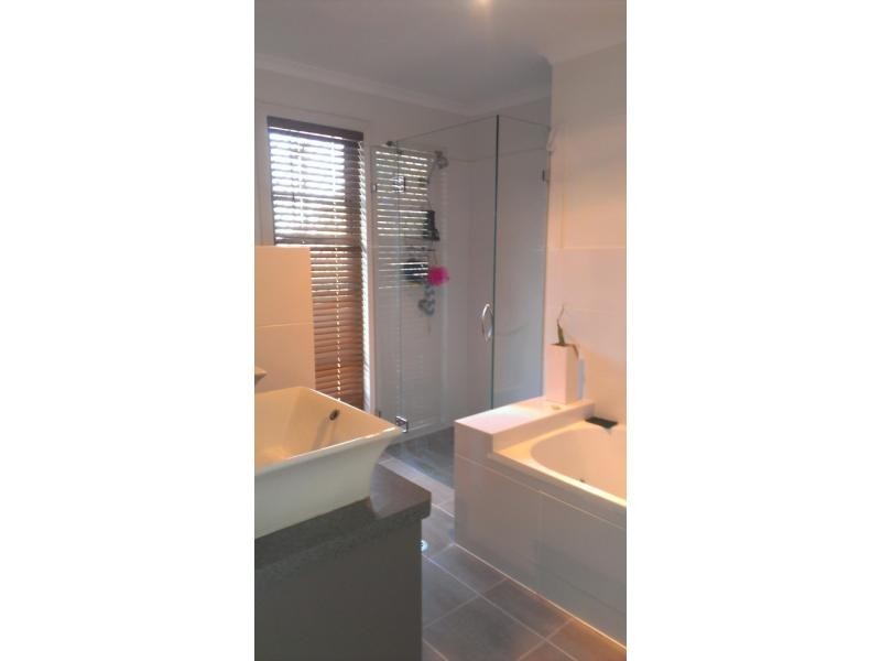 25 Esplanade, Point Vernon QLD 4655