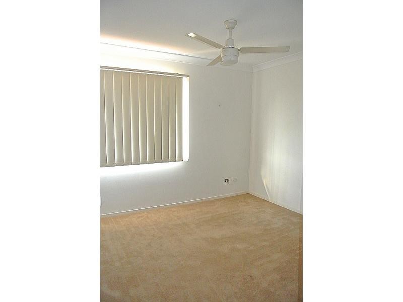34-42 University Drive, Meadowbrook QLD 4131