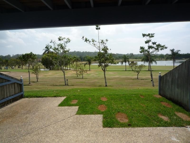 8 Peninsula Ave, Cornubia QLD 4130