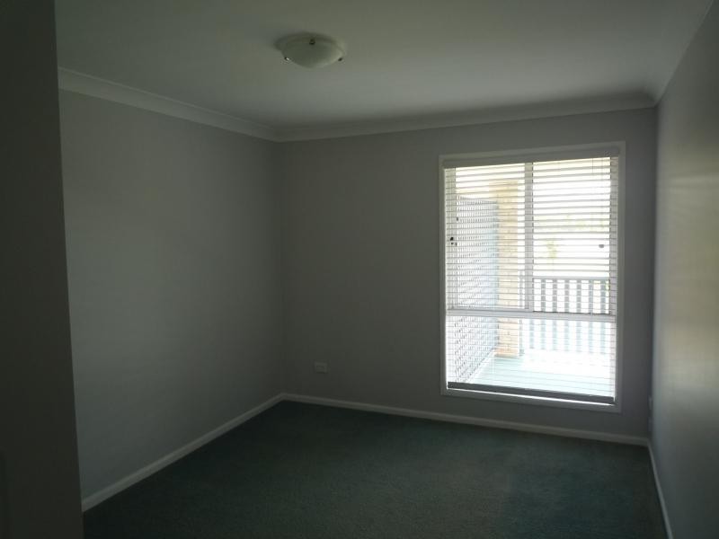 8 Peninsula Ave, Cornubia QLD 4130