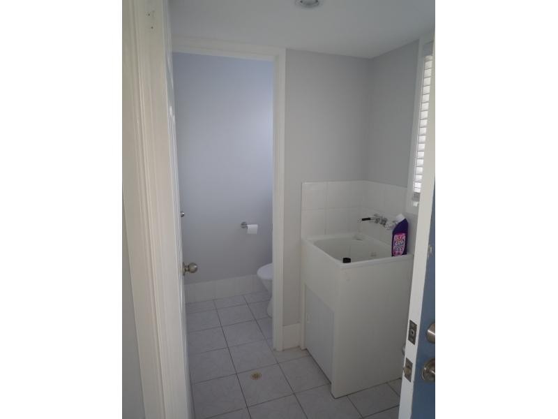 8 Peninsula Ave, Cornubia QLD 4130