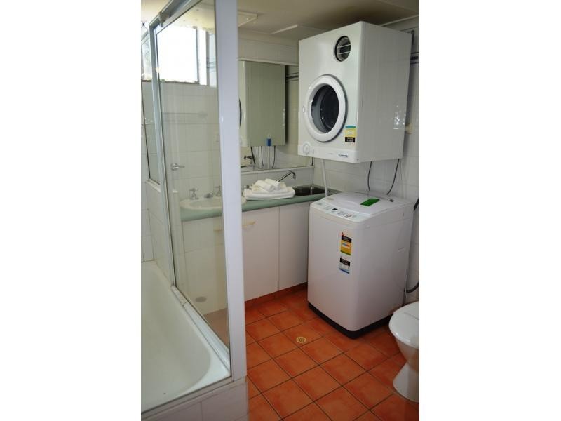 38 Enderley Ave, Surfers Paradise QLD 4217