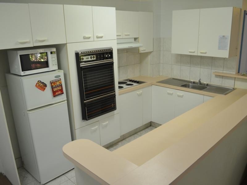 38 Enderley Ave, Surfers Paradise QLD 4217