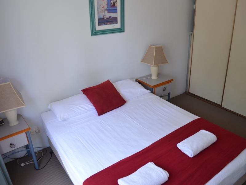 38 Enderley Ave, Surfers Paradise QLD 4217