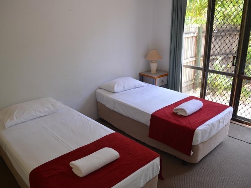 38 Enderley Ave, Surfers Paradise QLD 4217