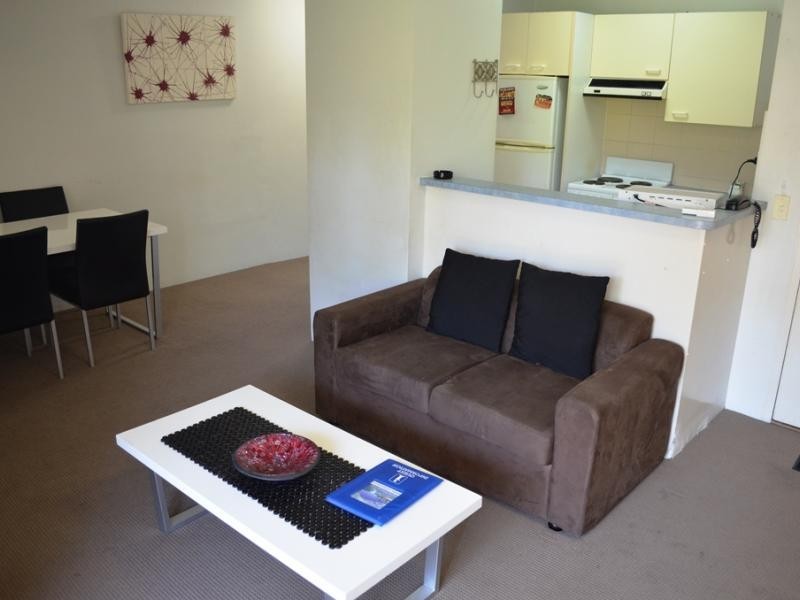 38 Enderley Ave, Surfers Paradise QLD 4217