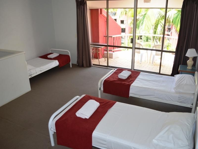 38 Enderley Ave, Surfers Paradise QLD 4217