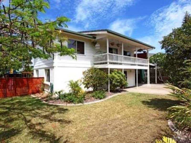 16 Saunders St, Point Vernon QLD 4655