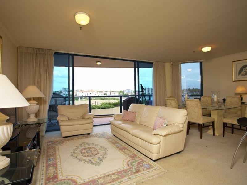 8 Goodwin Street, Kangaroo Point QLD 4169