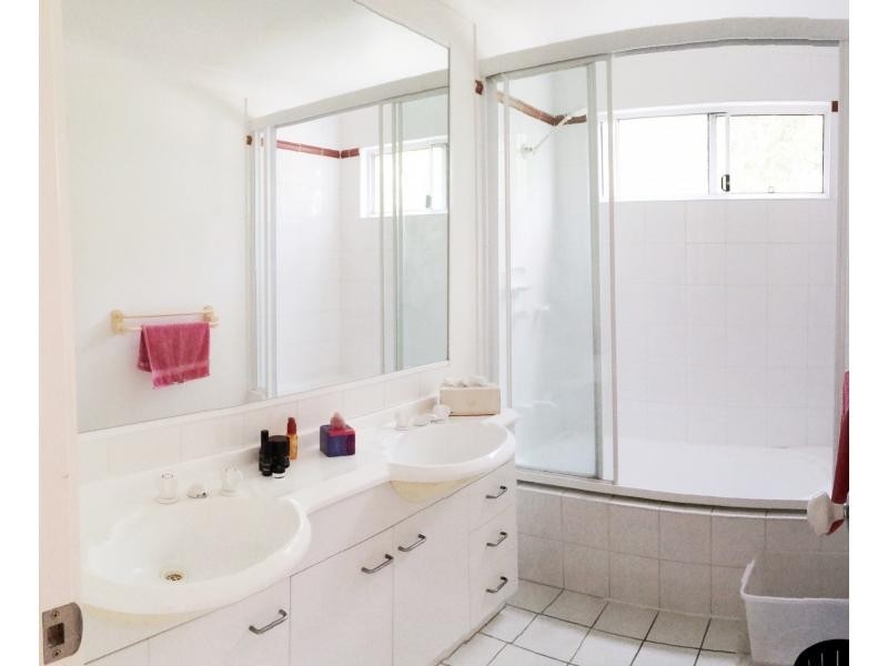 206 DArcy Road, Norman Park QLD 4170