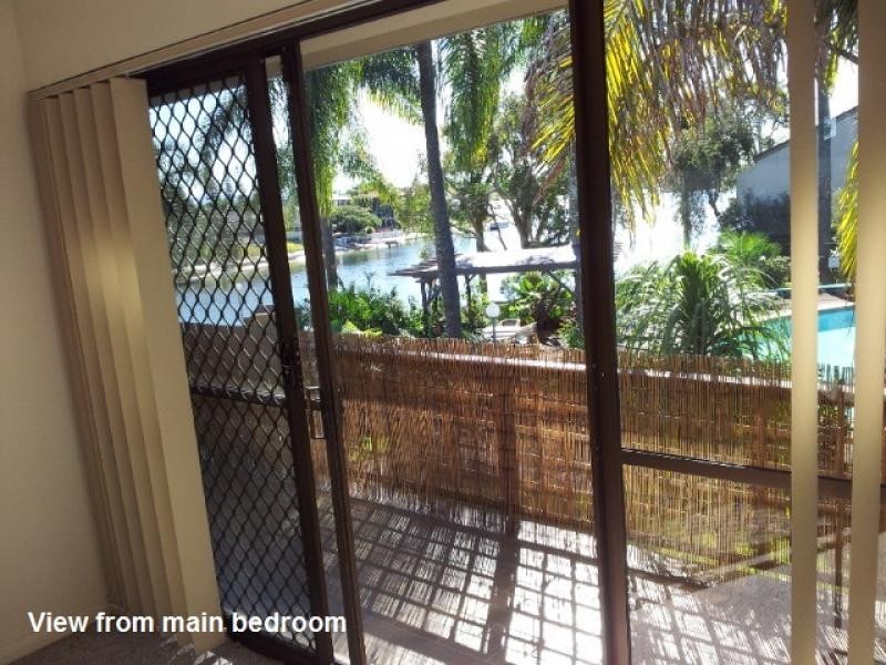 111 Markeri Street, Mermaid Waters QLD 4218