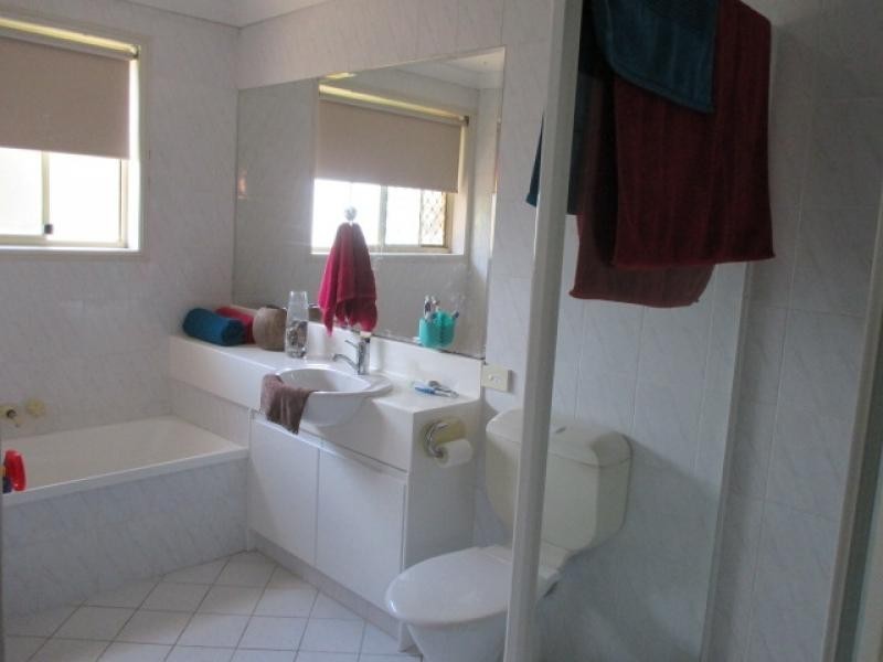 32 RIVERVIEW ROAD, Nerang QLD 4211