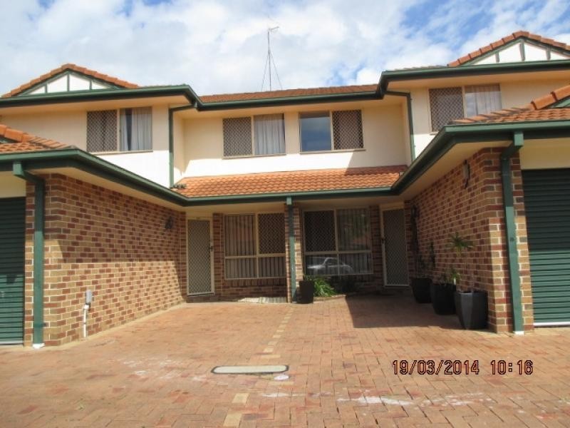 32 RIVERVIEW ROAD, Nerang QLD 4211