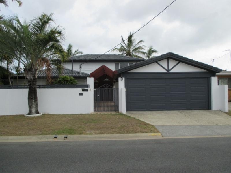 7 ESENADA, Broadbeach Waters QLD 4218