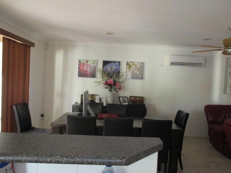 7 ESENADA, Broadbeach Waters QLD 4218