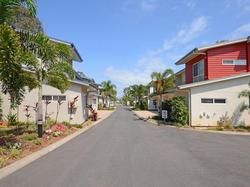 71 Elizabeth st, Urangan QLD 4655