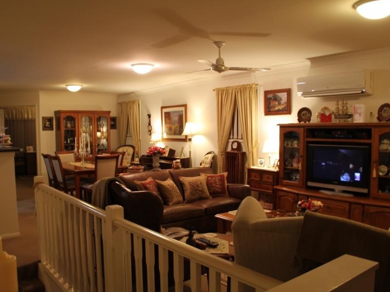 110 Scrub Rd, Carindale QLD 4152