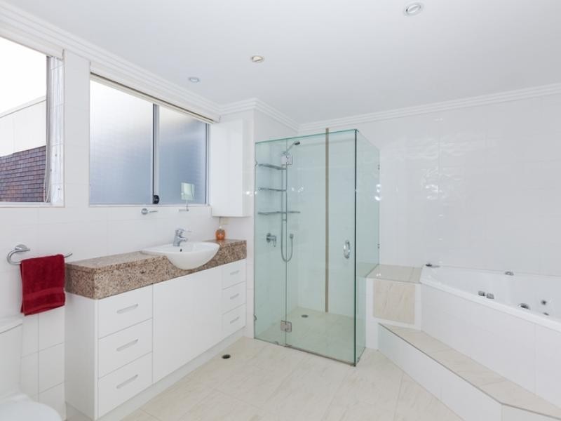 104 Dornoch Terrace, Highgate Hill QLD 4101