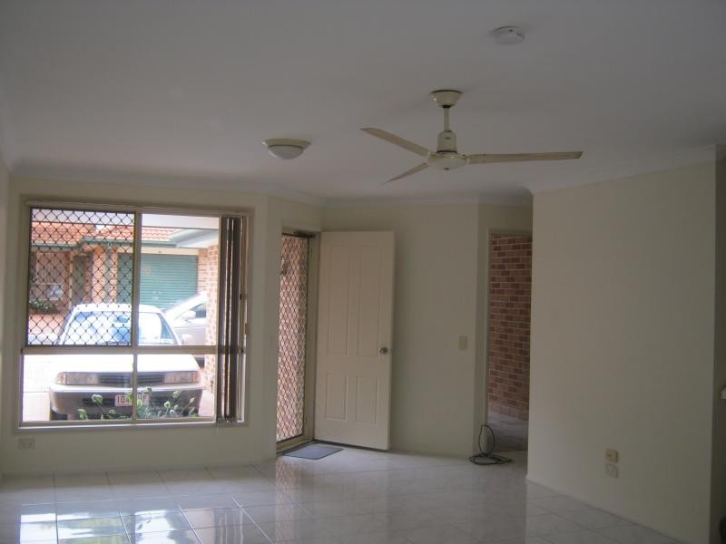 32 RIVERVIEW ROAD, Nerang QLD 4211