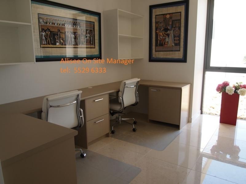 323 Bayview Street 323 Bayview Street, Hollywell QLD 4216