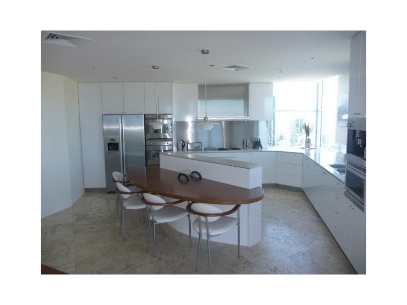 40 RIVERVIEW  PDE, Surfers Paradise QLD 4217