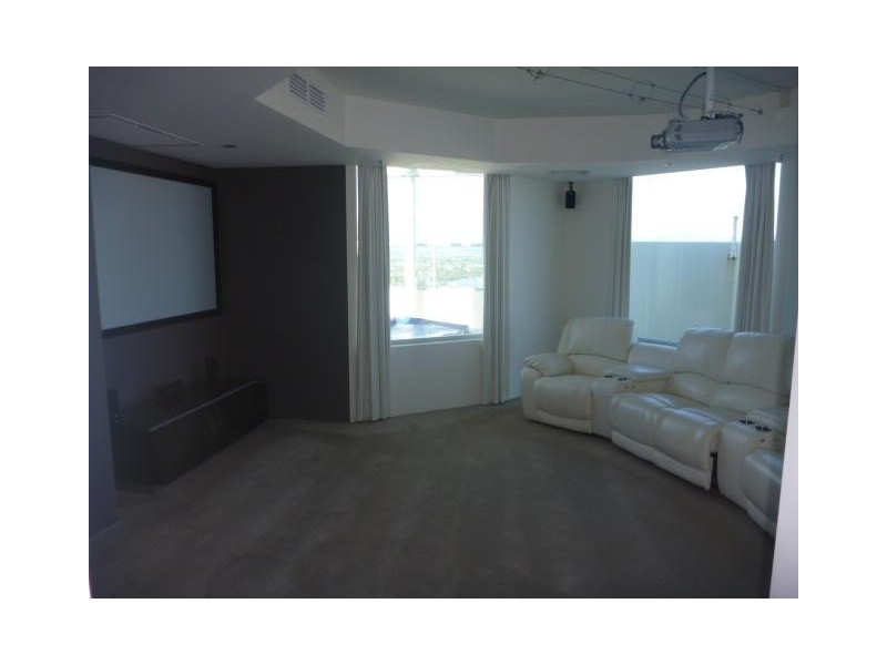 40 RIVERVIEW  PDE, Surfers Paradise QLD 4217