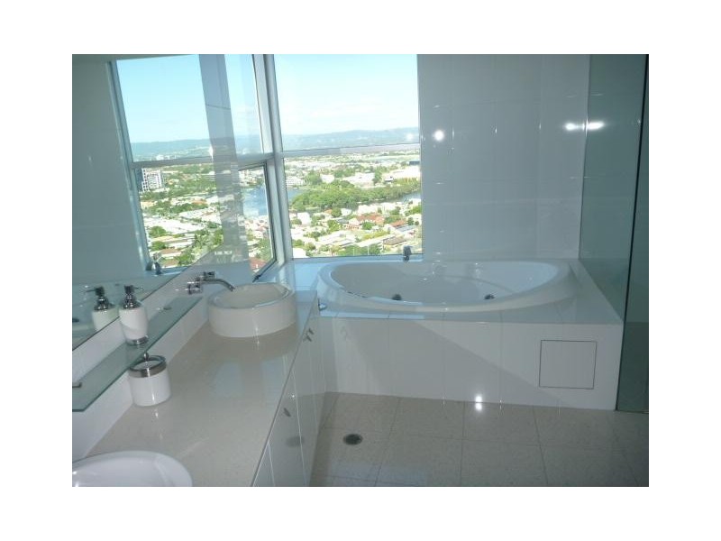 40 RIVERVIEW  PDE, Surfers Paradise QLD 4217