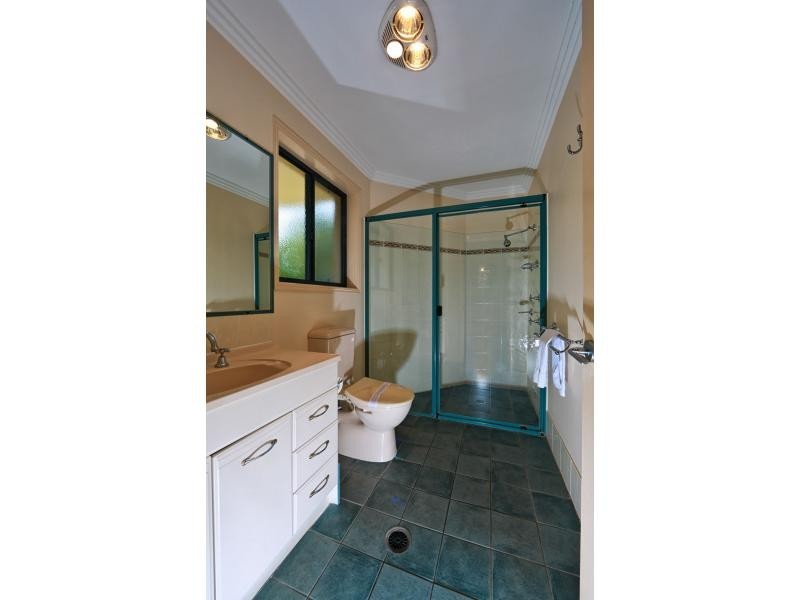 33 Elizabeth st, Urangan QLD 4655