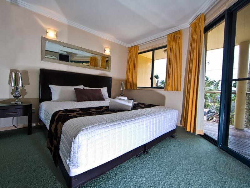 33 Elizabeth st, Urangan QLD 4655