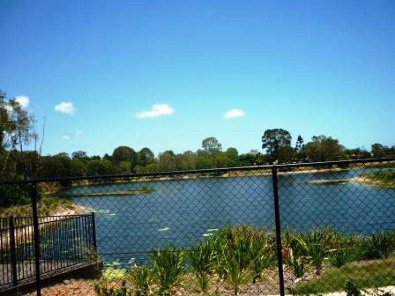 71 Elizabeth St, Urangan QLD 4655