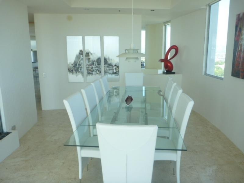 40 RIVERVIEW PDE, Surfers Paradise QLD 4217