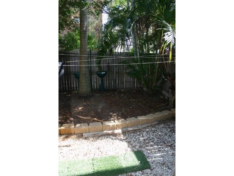 60 Whitby, Southport QLD 4215