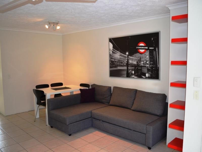 38 Enderley Ave, Surfers Paradise QLD 4217