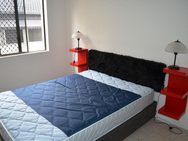 38 Enderley Ave, Surfers Paradise QLD 4217