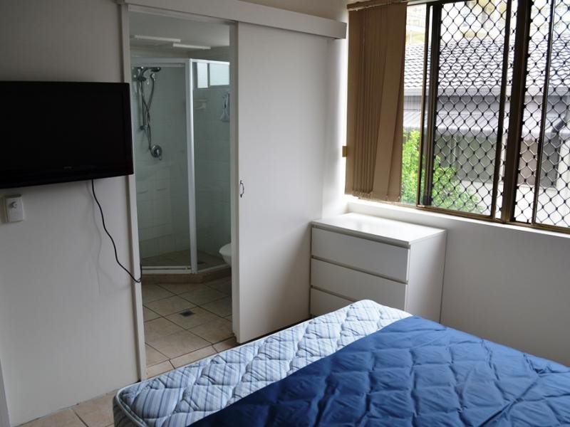 38 Enderley Ave, Surfers Paradise QLD 4217