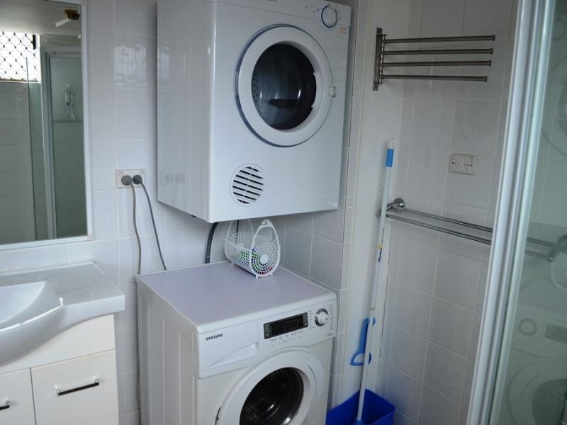 38 Enderley Ave, Surfers Paradise QLD 4217