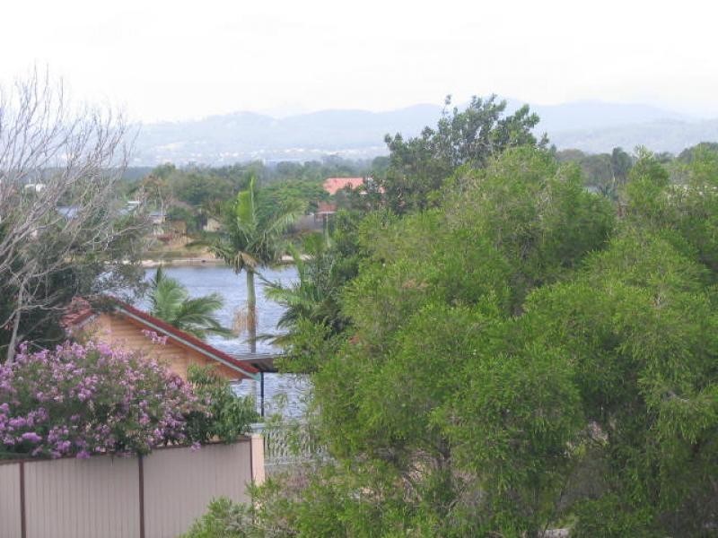 111 Markeri Street, Mermaid Waters QLD 4218