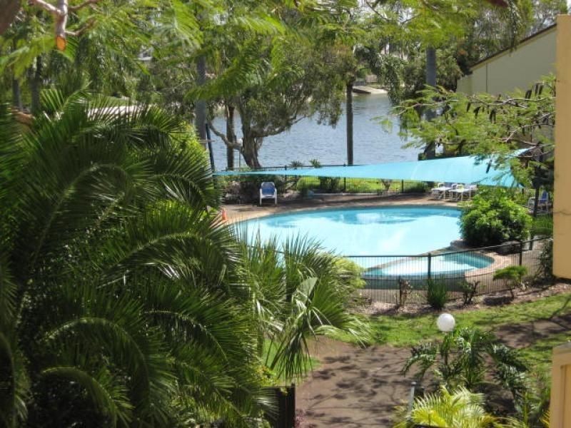 111 Markeri Street, Mermaid Waters QLD 4218