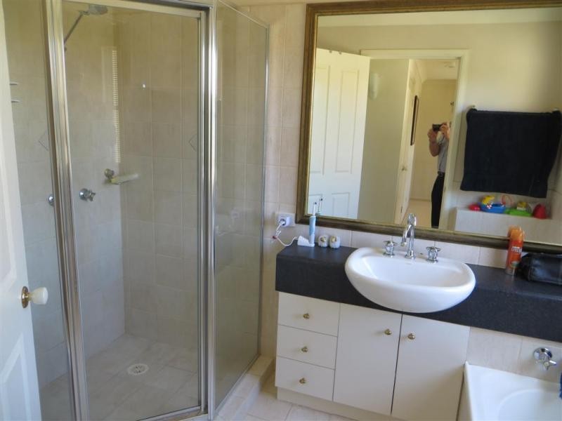 99 Heeb Street, Benowa QLD 4217