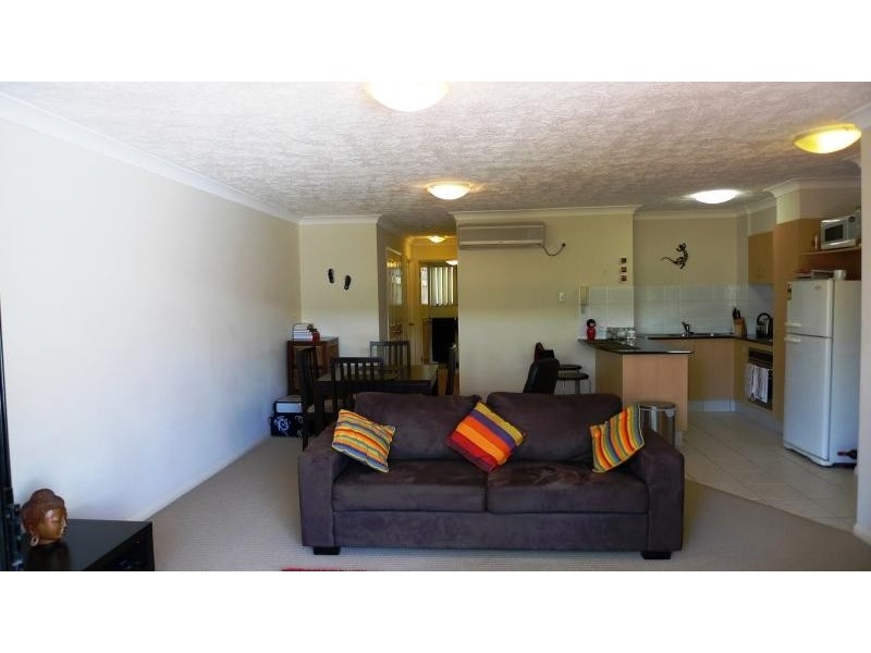 1 / 38 Labrador Street, Labrador QLD 4215