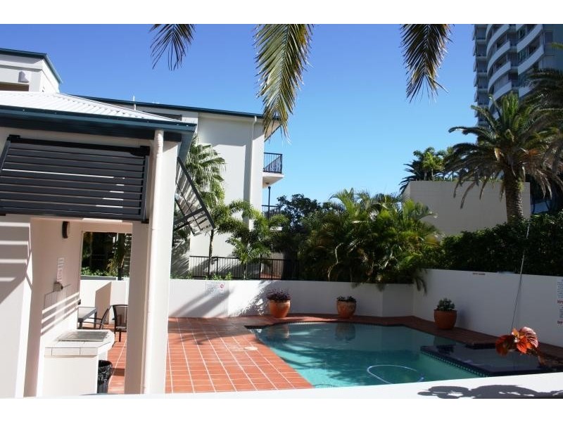 1 / 38 Labrador Street, Labrador QLD 4215