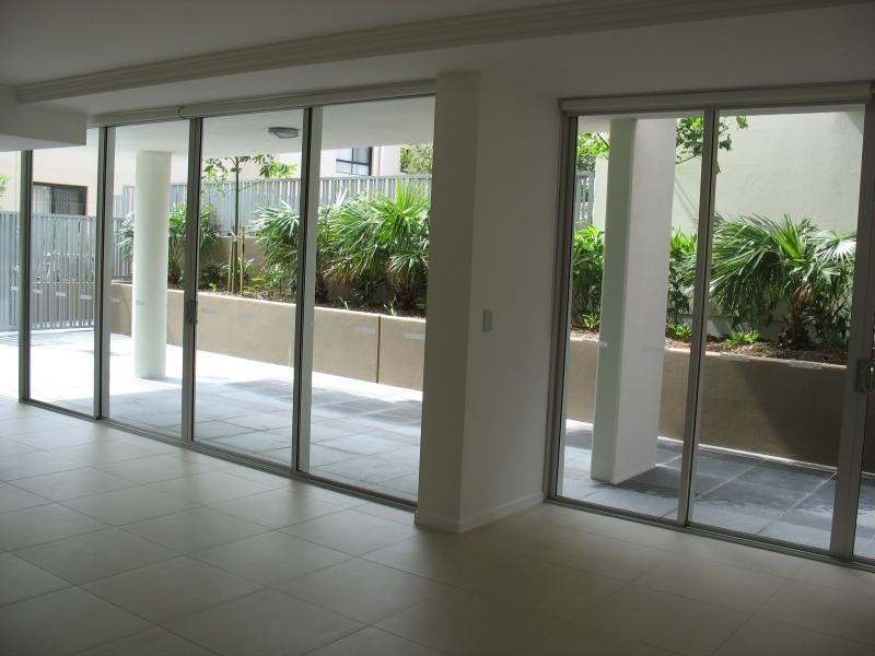 53 Darrambal, Chevron Island QLD 4217