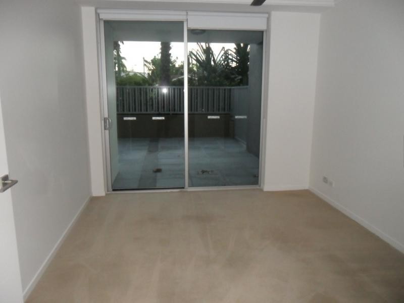 53 Darrambal, Chevron Island QLD 4217