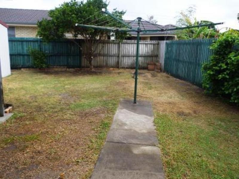 1 Wyuna Crt, Urangan QLD 4655