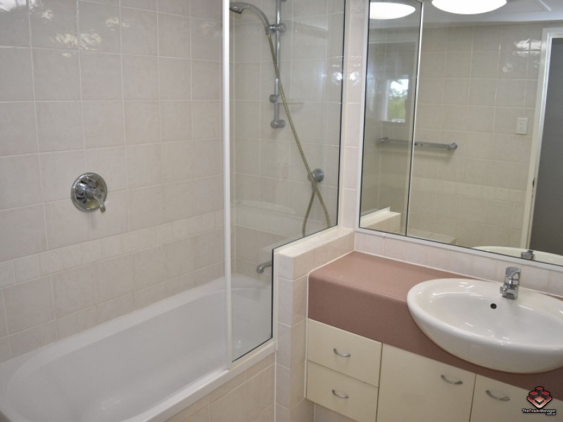 190 Swann Rd, Taringa QLD 4068