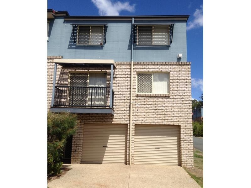 100 OAKMONT AVENUE, Oxley QLD 4075